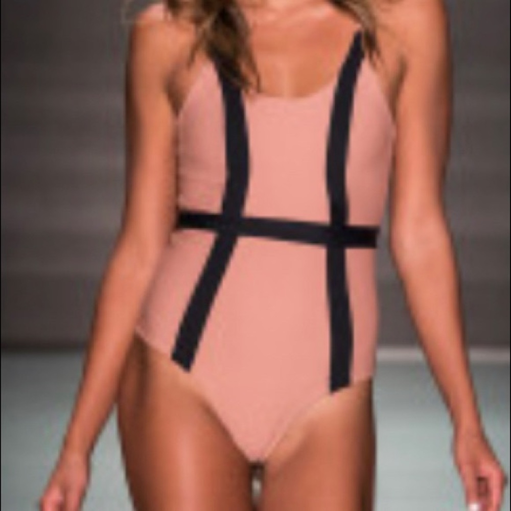Issa de Mar one piece size M.  EUC. ALL BLACK (stock photos for details only)